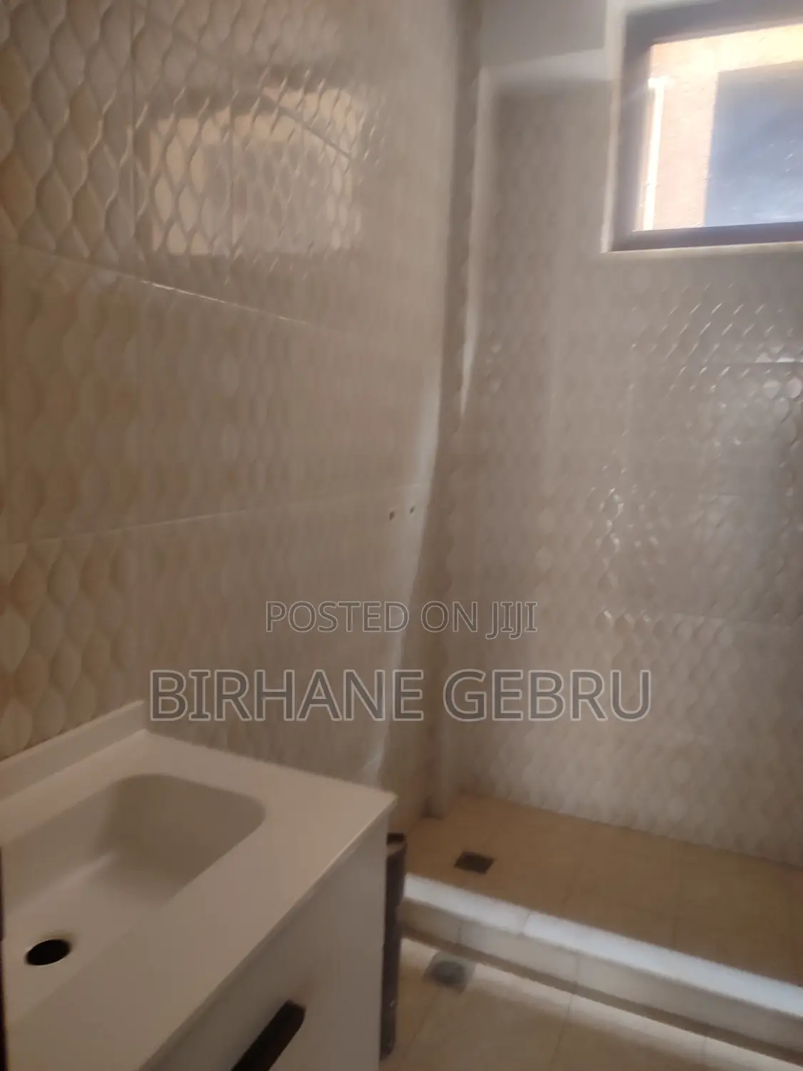 6bdrm House in G+2 House, Bole for rent