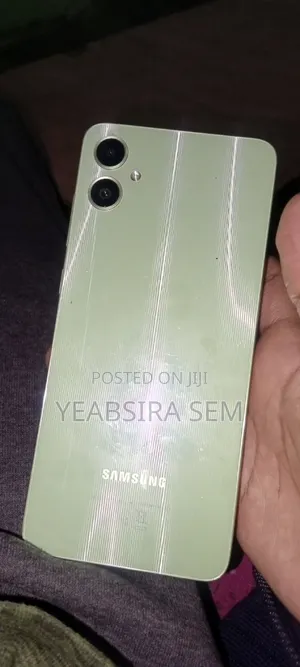 Samsung Galaxy A05 64 GB Green