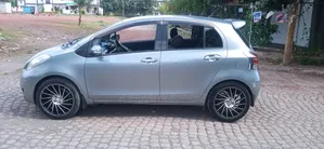 Toyota Yaris 2010 Silver