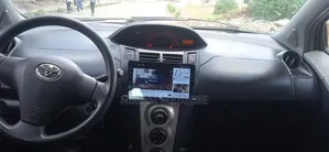 Toyota Yaris 2010 Silver