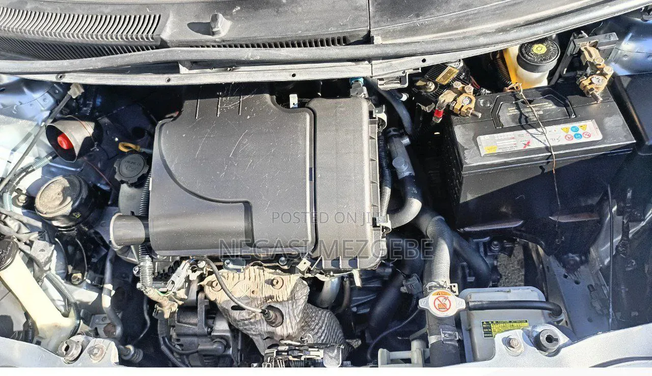Toyota Yaris 2010 Silver