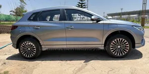 BYD E2 43 kWh 94 hp FWD 2025 Gray