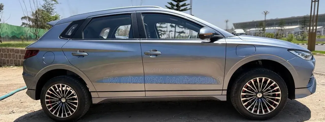BYD E2 43 kWh 94 hp FWD 2025 Gray