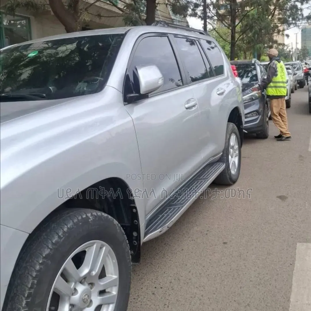 Toyota Land Cruiser Prado 2012 Silver
