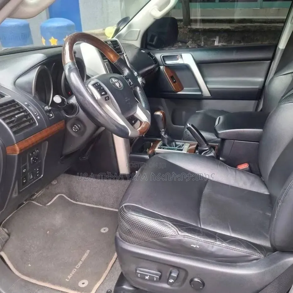 Toyota Land Cruiser Prado 2012 Silver
