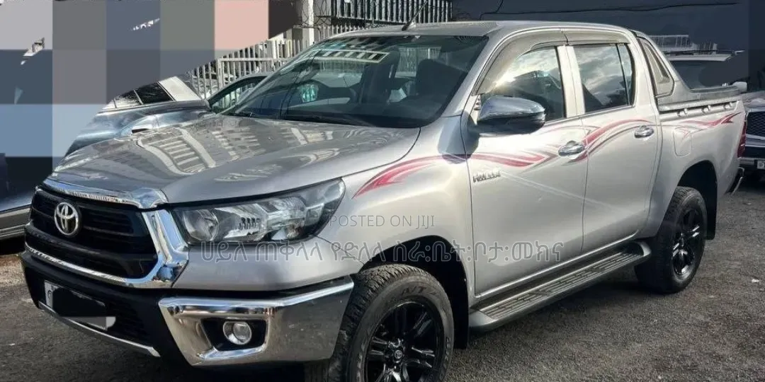 Toyota Hilux 2022 Silver
