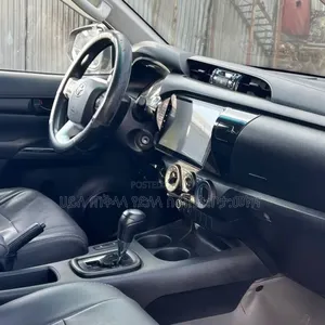 Toyota Hilux 2022 Silver
