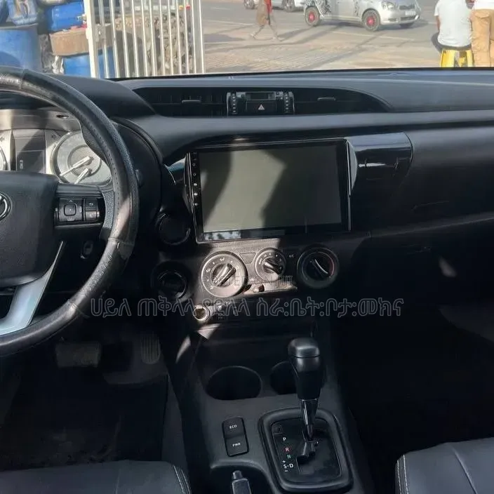 Toyota Hilux 2022 Silver