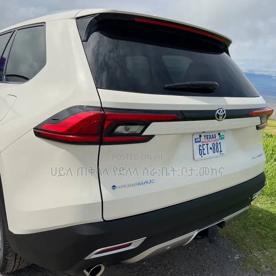 New Toyota Grand Highlander Hybrid 2024 Off white