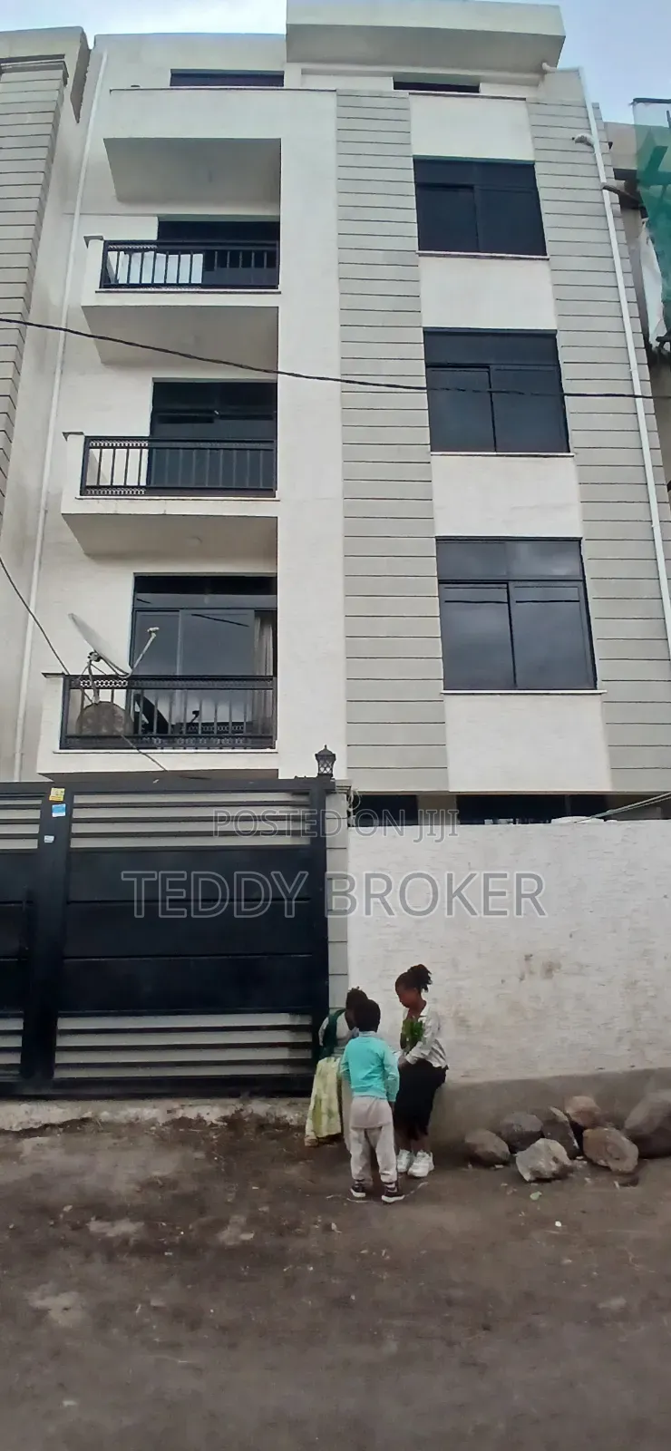 8bdrm House in Haile Garment, Nifas Silk-Lafto for sale