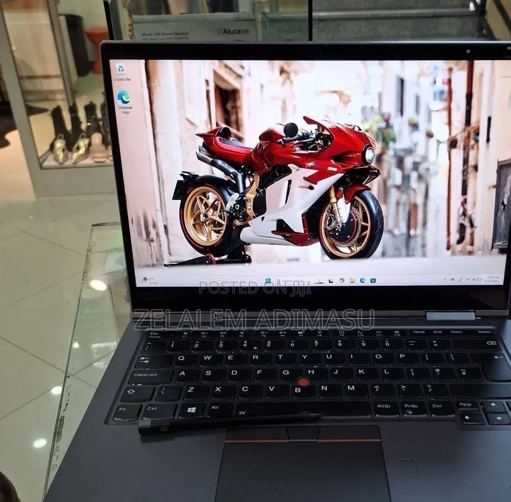 New Laptop Lenovo ThinkPad X1 Yoga 16GB Intel Core i7 SSD 512GB