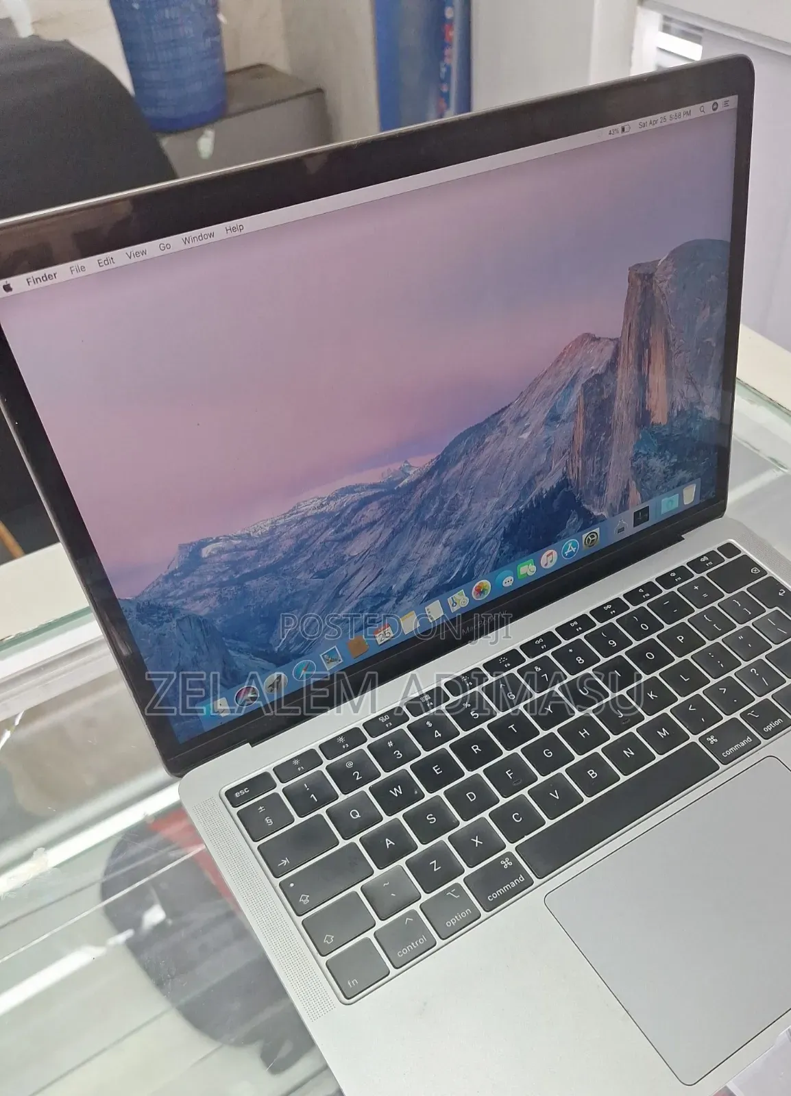 New Laptop Apple MacBook Pro 2018 8GB Intel Core i5 SSD 128GB