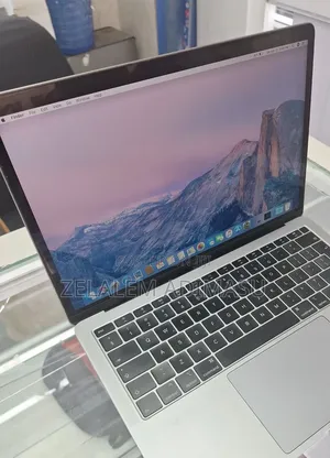 New Laptop Apple MacBook Pro 2018 8GB Intel Core i5 SSD 128GB