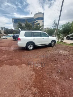 Toyota Land Cruiser 5.7 V8 2011 White
