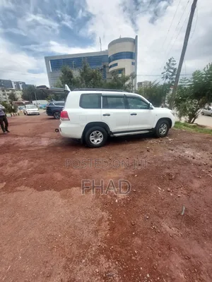 Toyota Land Cruiser 5.7 V8 2011 White