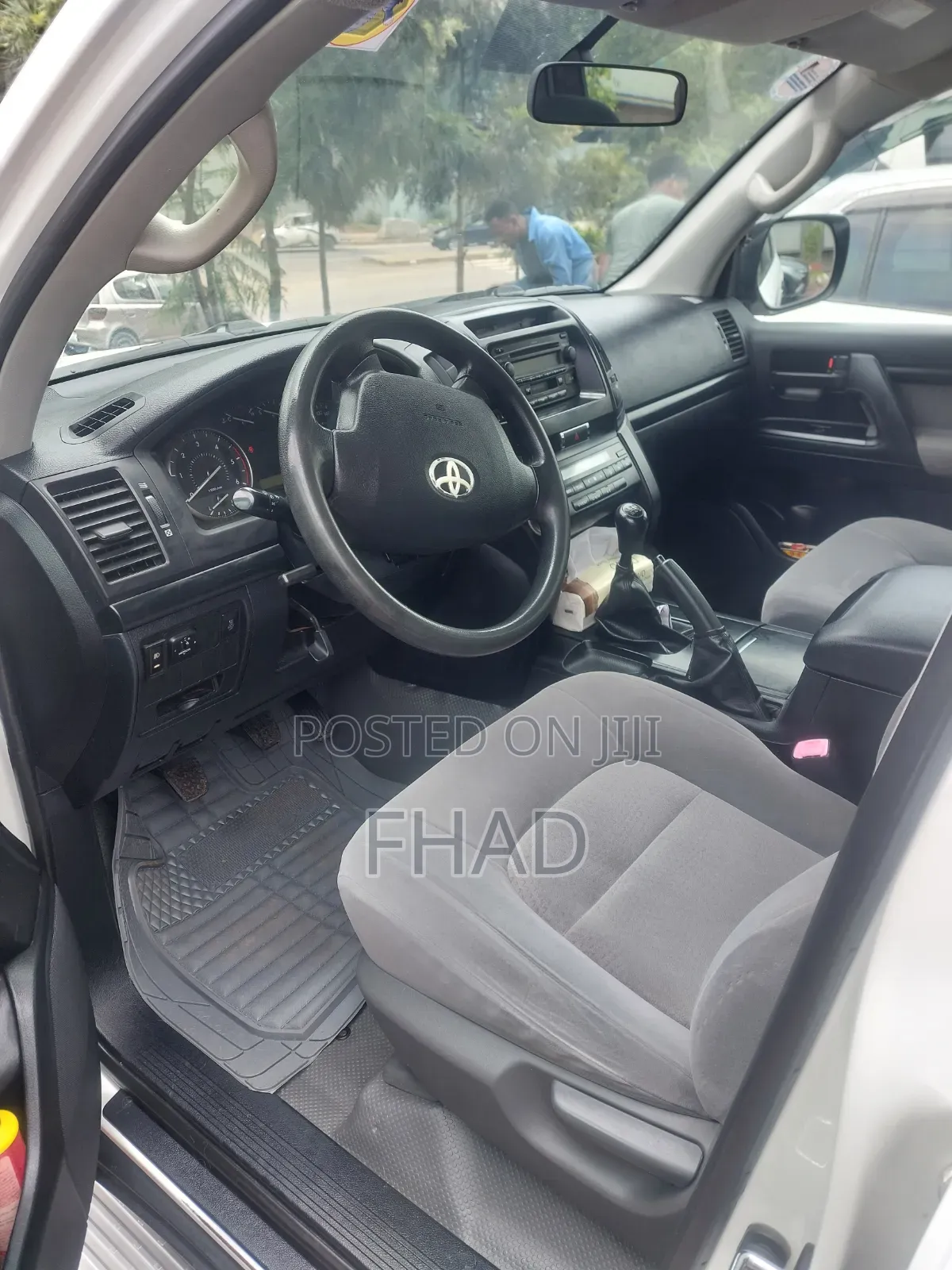 Toyota Land Cruiser 5.7 V8 2011 White