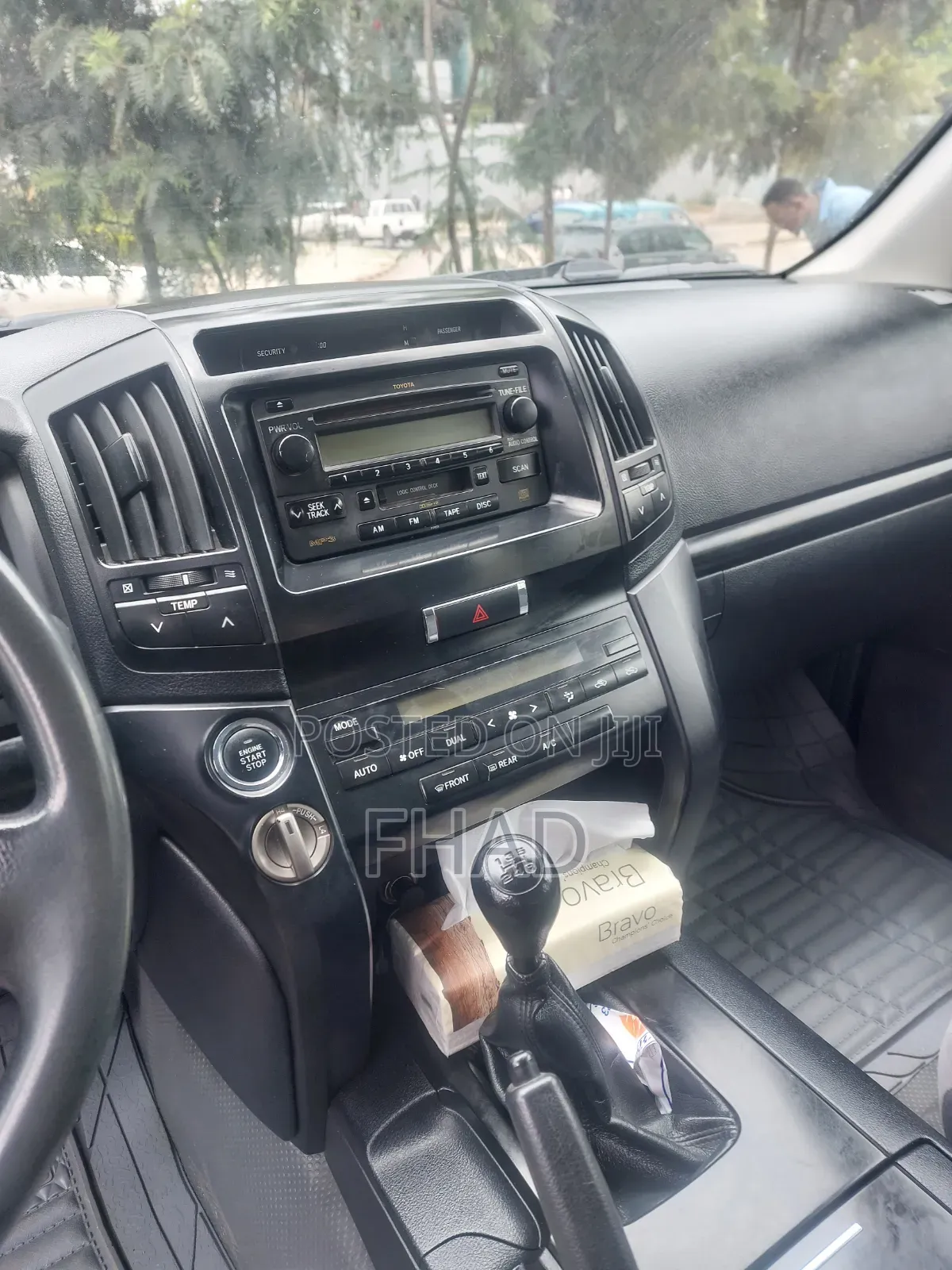 Toyota Land Cruiser 5.7 V8 2011 White