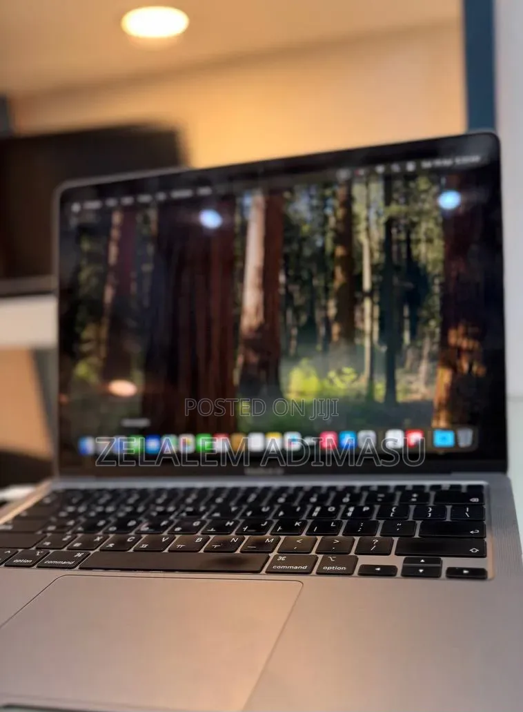 New Laptop Apple MacBook Air 2020 M1 8GB Apple M1 SSD 256GB