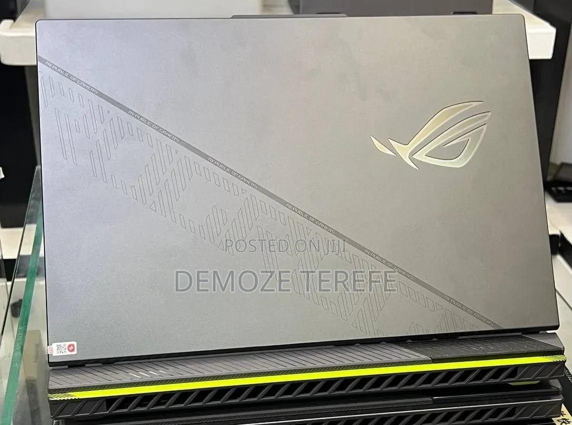 New Laptop Asus ROG Strix G15 16GB Intel Core i9 SSD 1T
