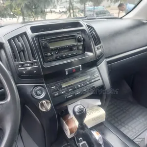 Toyota Land Cruiser 2011 White