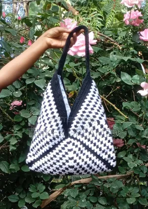 Available on Hand Crochet ቦርሳ