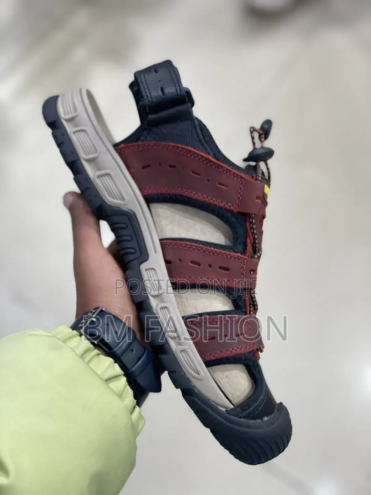 Sandal: Outdoor Adventure (With Free Delivery )