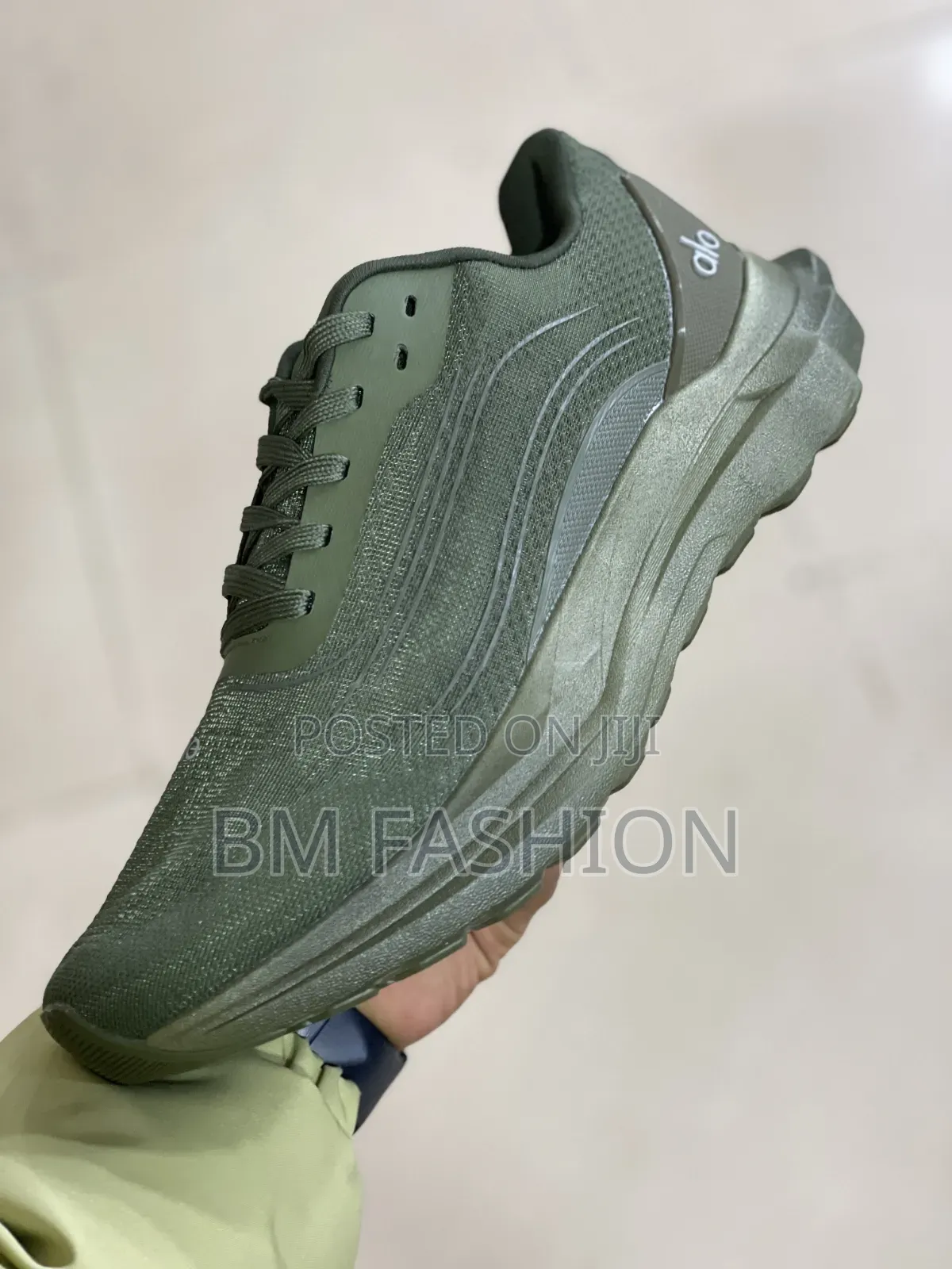 Alo Recovery Mode Sneakers "Olive Green"