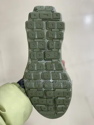 Alo Recovery Mode Sneakers "Olive Green"