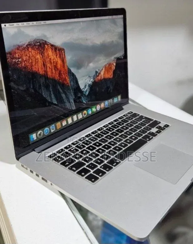 New Laptop Apple MacBook Pro 2015 16GB Intel Core i7 SSD 256GB
