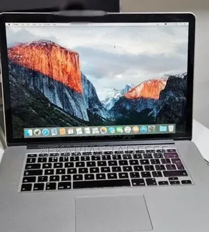 New Laptop Apple MacBook Pro 2015 16GB Intel Core i7 SSD 256GB