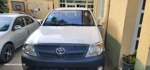 Toyota Hilux 2.5 D-4D 4X4 SRX 2010 Silver