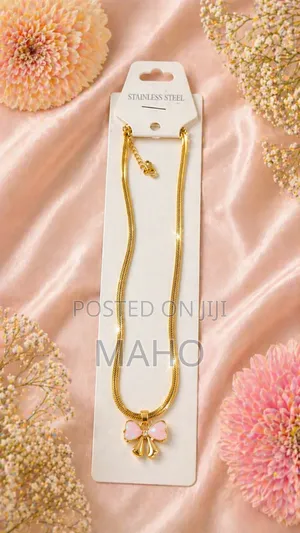 Pretty Bow Necklace