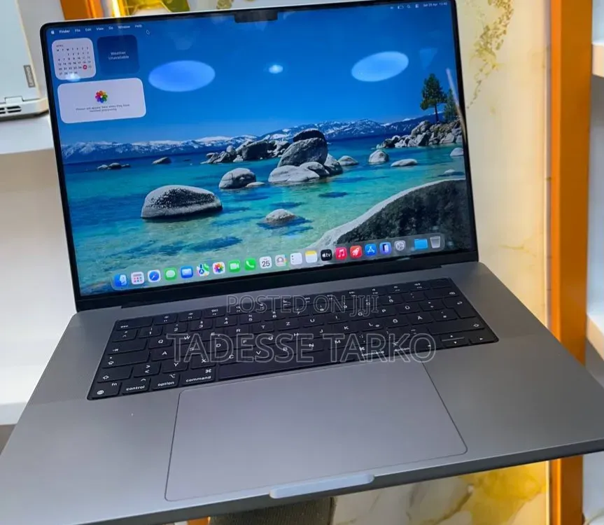 New Laptop Apple MacBook Pro 2021 M1 16GB Apple M1 Pro SSD 512GB