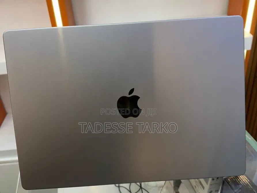 New Laptop Apple MacBook Pro 2021 M1 16GB Apple M1 Pro SSD 512GB