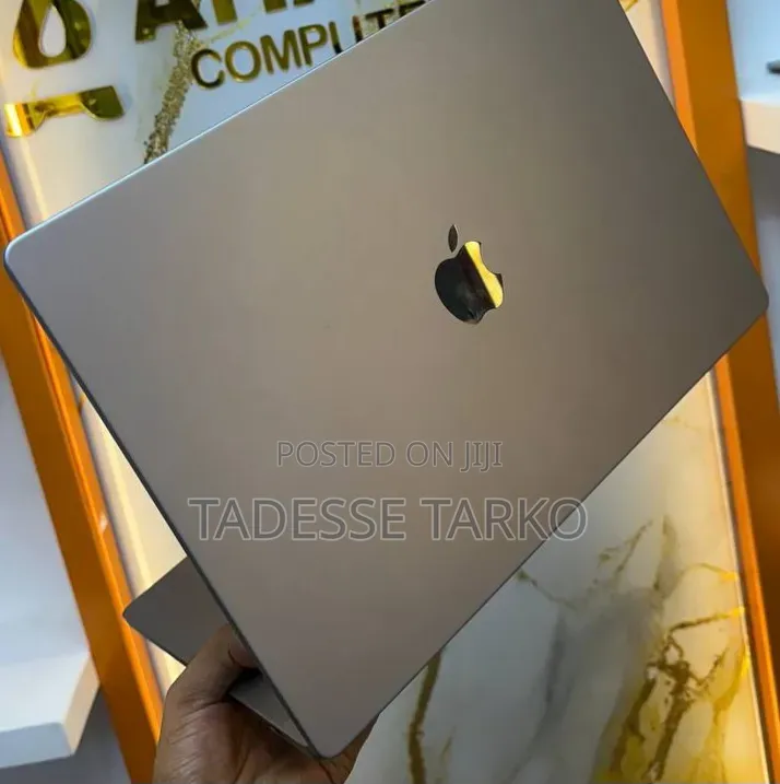 New Laptop Apple MacBook Pro 2021 M1 16GB Apple M1 Pro SSD 512GB