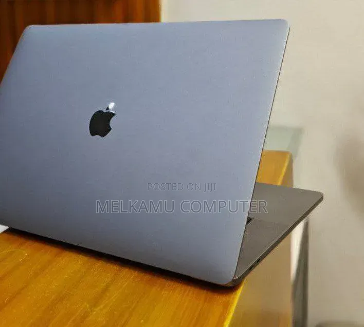 New Laptop Apple MacBook Pro 2019 16GB Intel Core i5 SSD 512GB