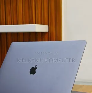 New Laptop Apple MacBook Pro 2019 16GB Intel Core i5 SSD 512GB