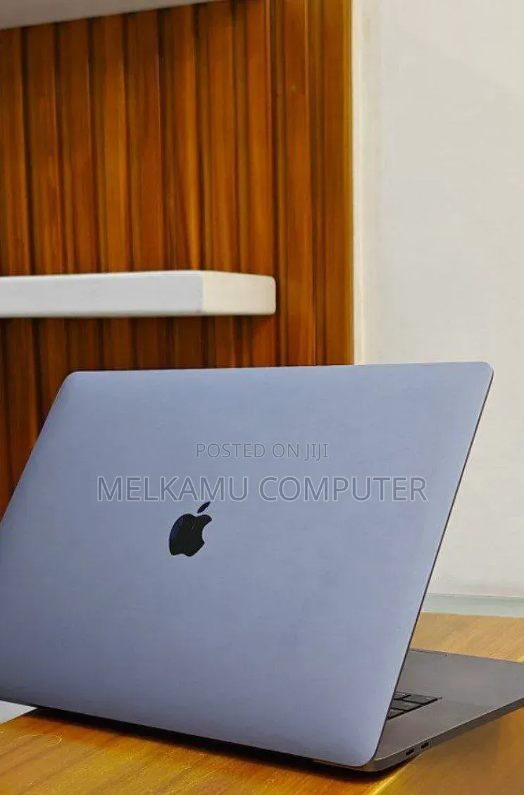 New Laptop Apple MacBook Pro 2019 16GB Intel Core i5 SSD 512GB