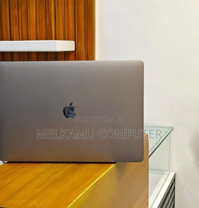 New Laptop Apple MacBook Pro 2019 16GB Intel Core i5 SSD 512GB