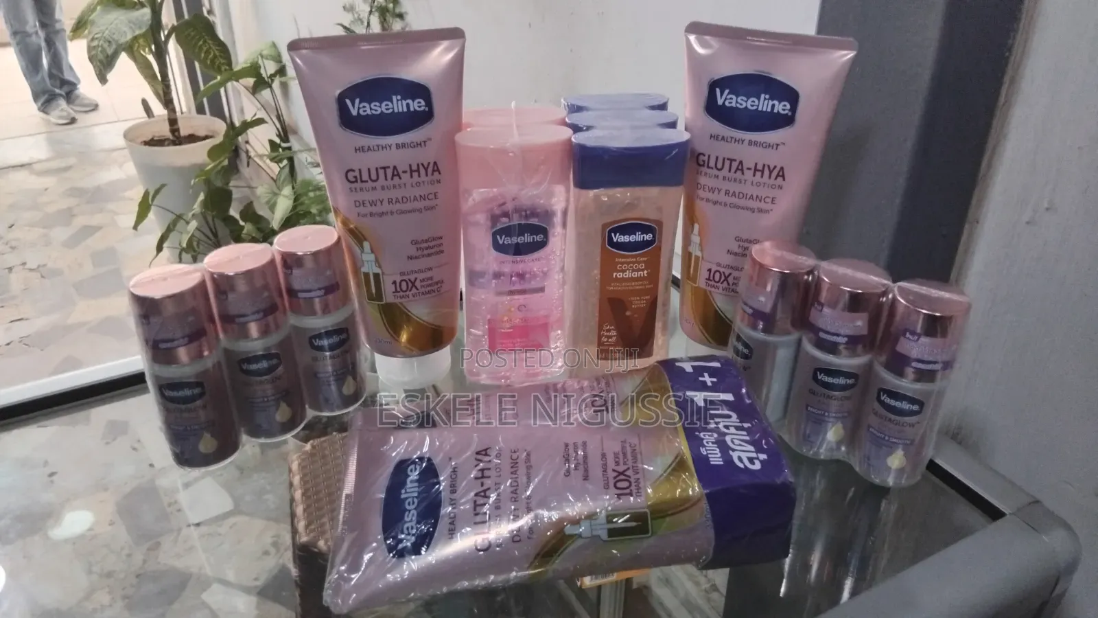ቆንጆ የ Vaseline Gluta-Hya