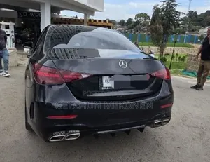 Mercedes-Benz C220 2017 Black