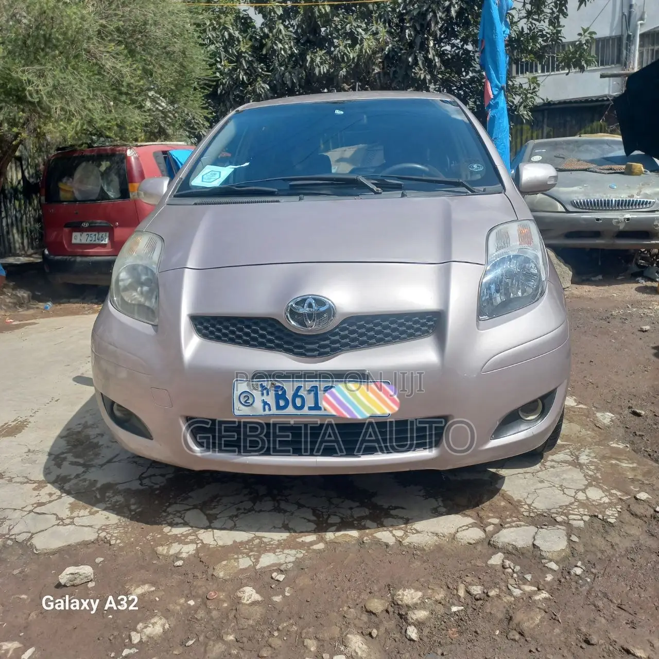 Toyota Yaris 2010 Pink