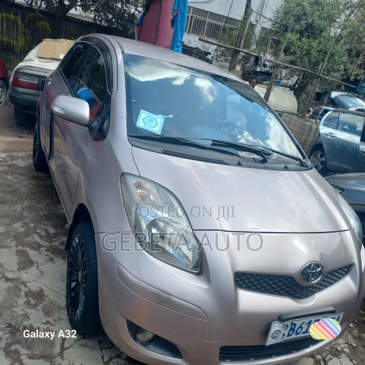 Toyota Yaris 2010 Pink