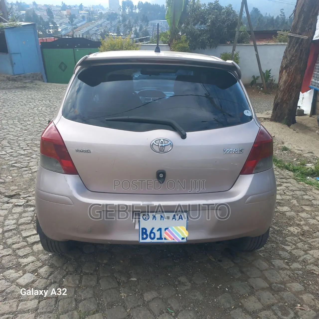 Toyota Yaris 2010 Pink