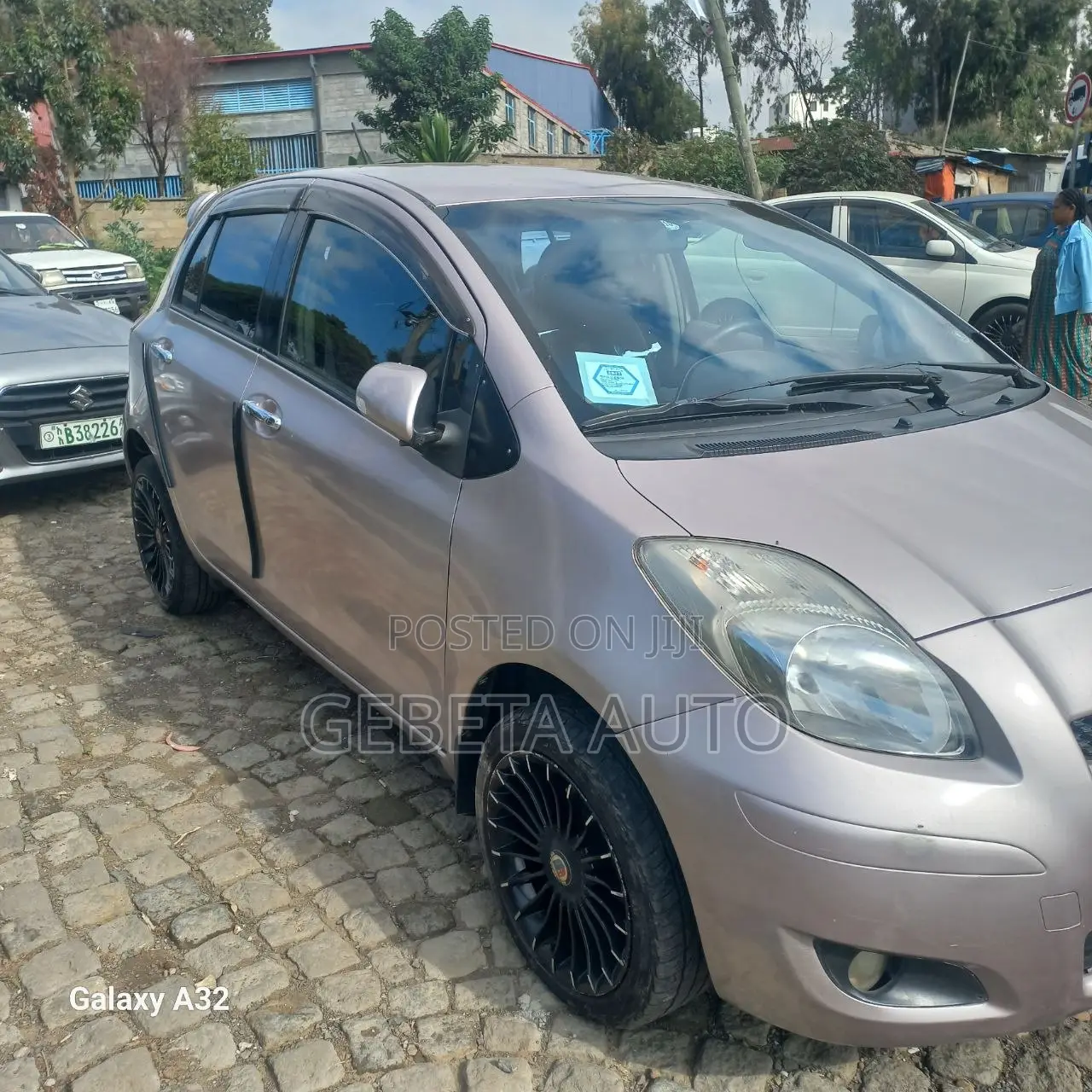 Toyota Yaris 2010 Pink