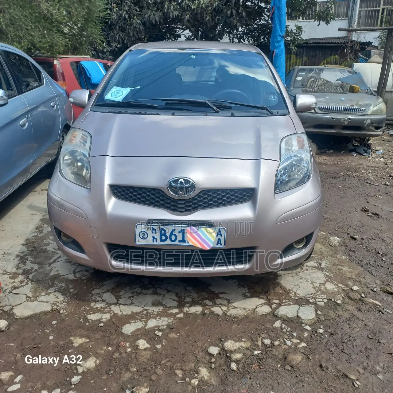 Toyota Yaris 2010 Pink