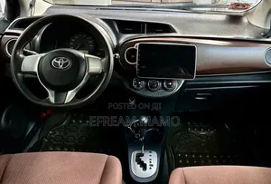Toyota Yaris 2012 Blue
