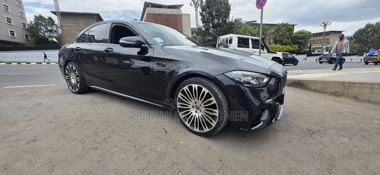Mercedes-Benz C220 2017 Black