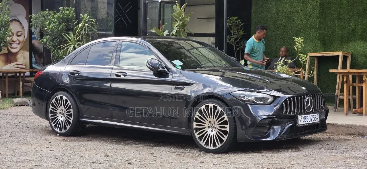 Mercedes-Benz C220 2017 Black