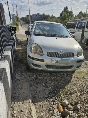 Toyota Vitz 2004 Blue